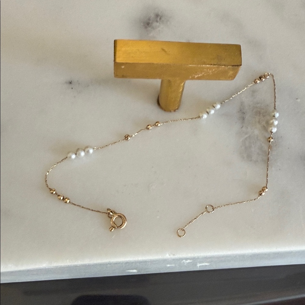 Gold and Pearl Beaded bracelet